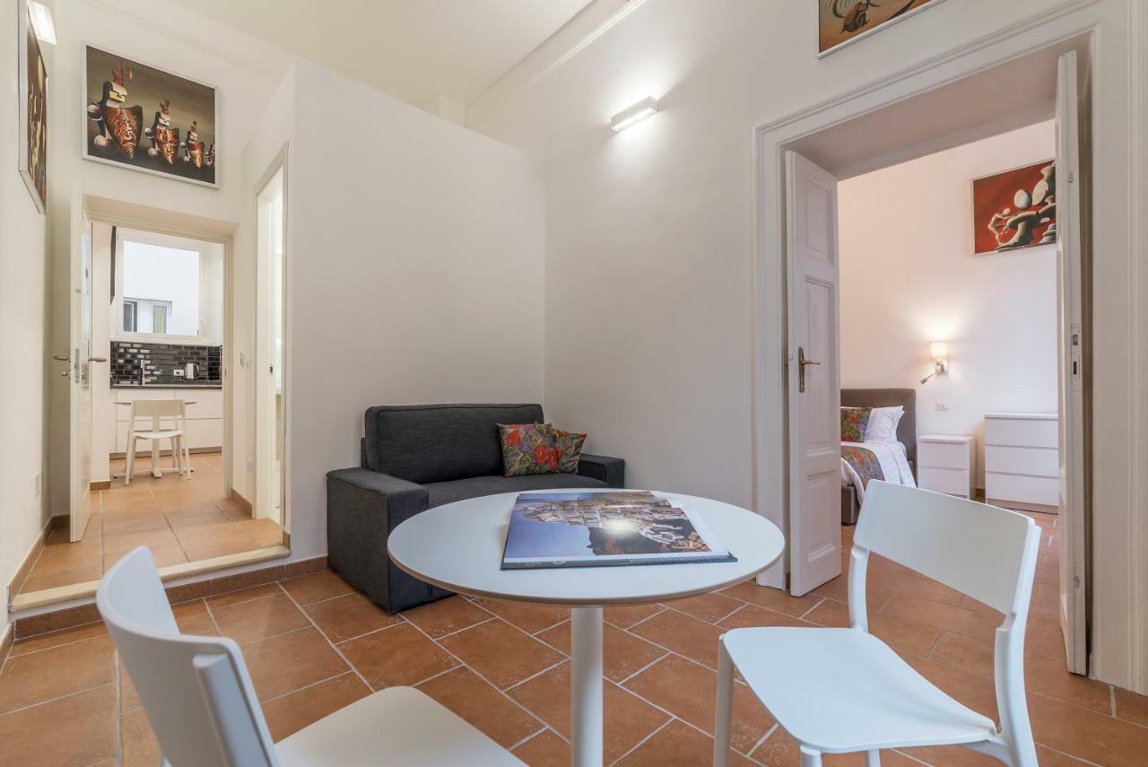 Apartment Via Genova Rom